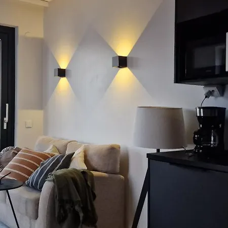 Modern Near Tampereen Messukeskus, With Own Private And Free Parking Appartement *