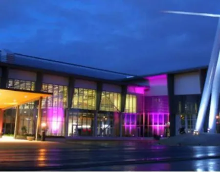 Modern Near Tampereen Messukeskus, With Own Private And Free Parking *