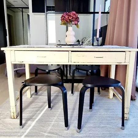 Modern Near Tampereen Messukeskus, With Own Private And Free Parking Appartement *