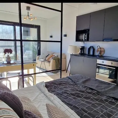 Apartment Modern Near Tampereen Messukeskus, With Own Private And Free Parking