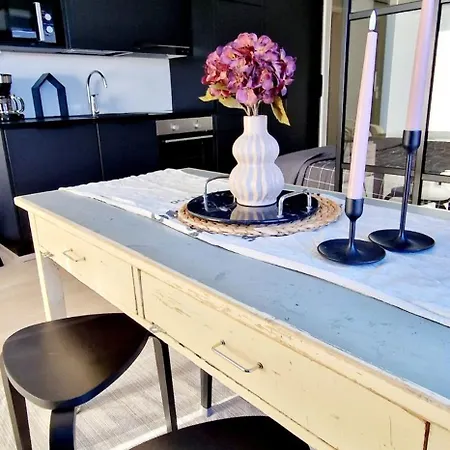 Modern Near Tampereen Messukeskus, With Own Private And Free Parking Tampere