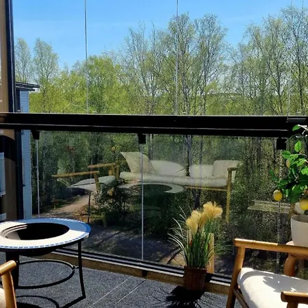 Modern Near Tampereen Messukeskus, With Own Private And Free Parking Tampere