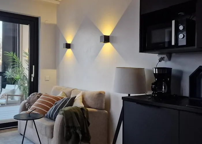 Modern Near Tampereen Messukeskus, With Own Private And Free Parking Apartamento *