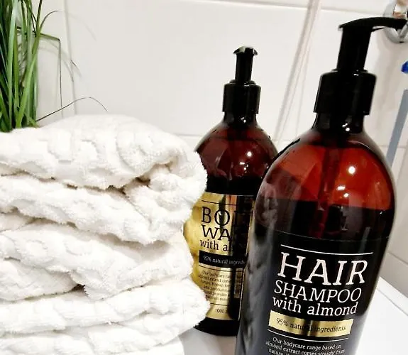 Modern Near Tampereen Messukeskus, With Own Private And Free Parking *