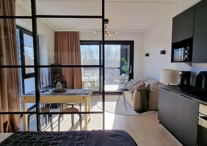 Modern Near Tampereen Messukeskus, With Own Private And Free Parking