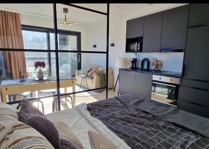 Apartamento Modern Near Tampereen Messukeskus, With Own Private And Free Parking