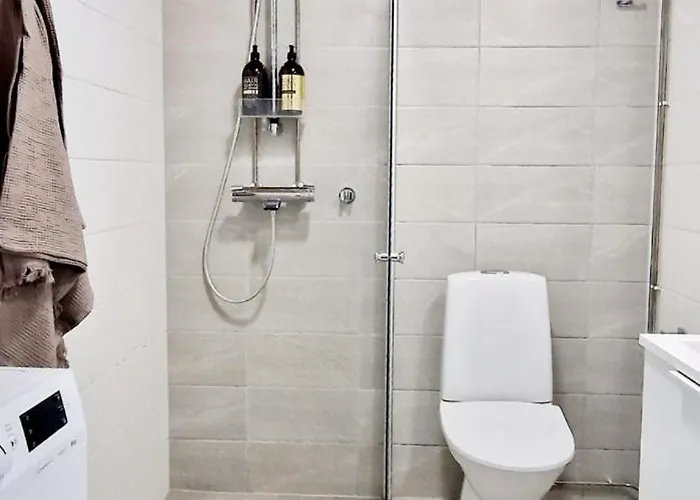 Modern Near Tampereen Messukeskus, With Own Private And Free Parking *