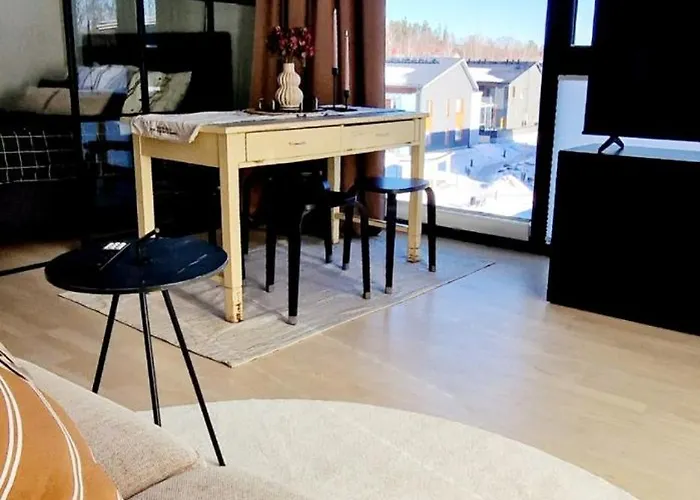 Apartamento Modern Near Tampereen Messukeskus, With Own Private And Free Parking *